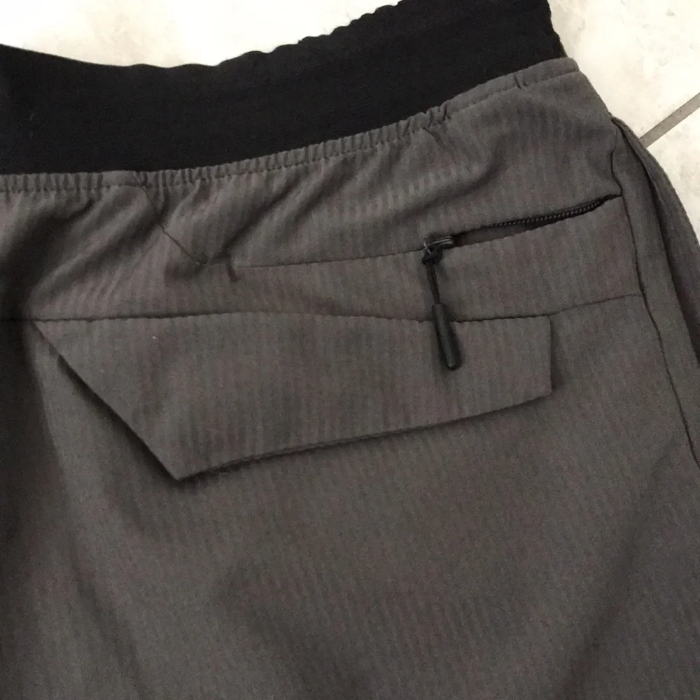 CHAMPION Men 9” Inseam Training lightweight Grey Shorts | M